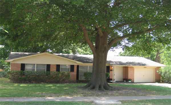 206 West Carolyn, Garland, Texas