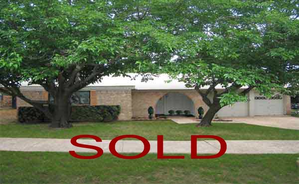 304 Lochness, Benbrook, Texas